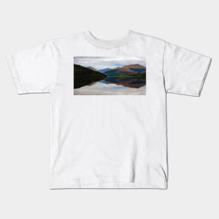 Inveraray view on Loch Fyne, Scotland Kids T-Shirt